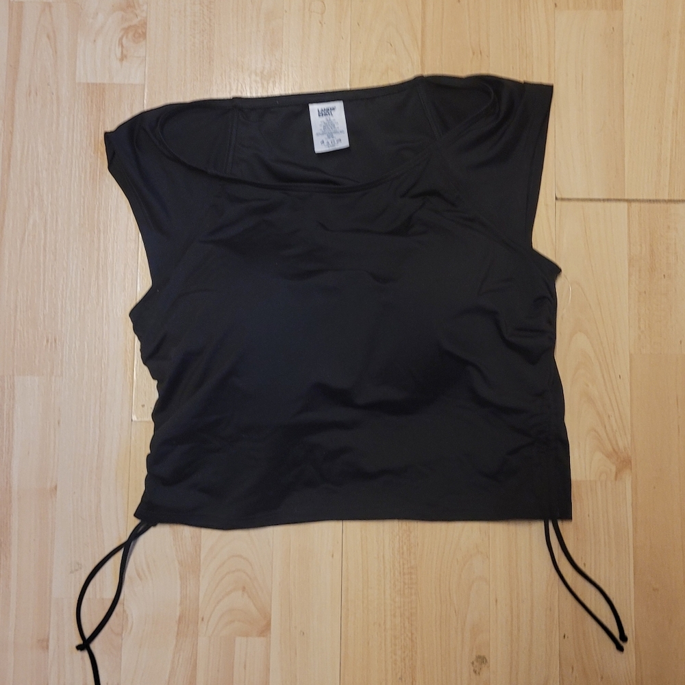 Lands End swim top with shelf bra